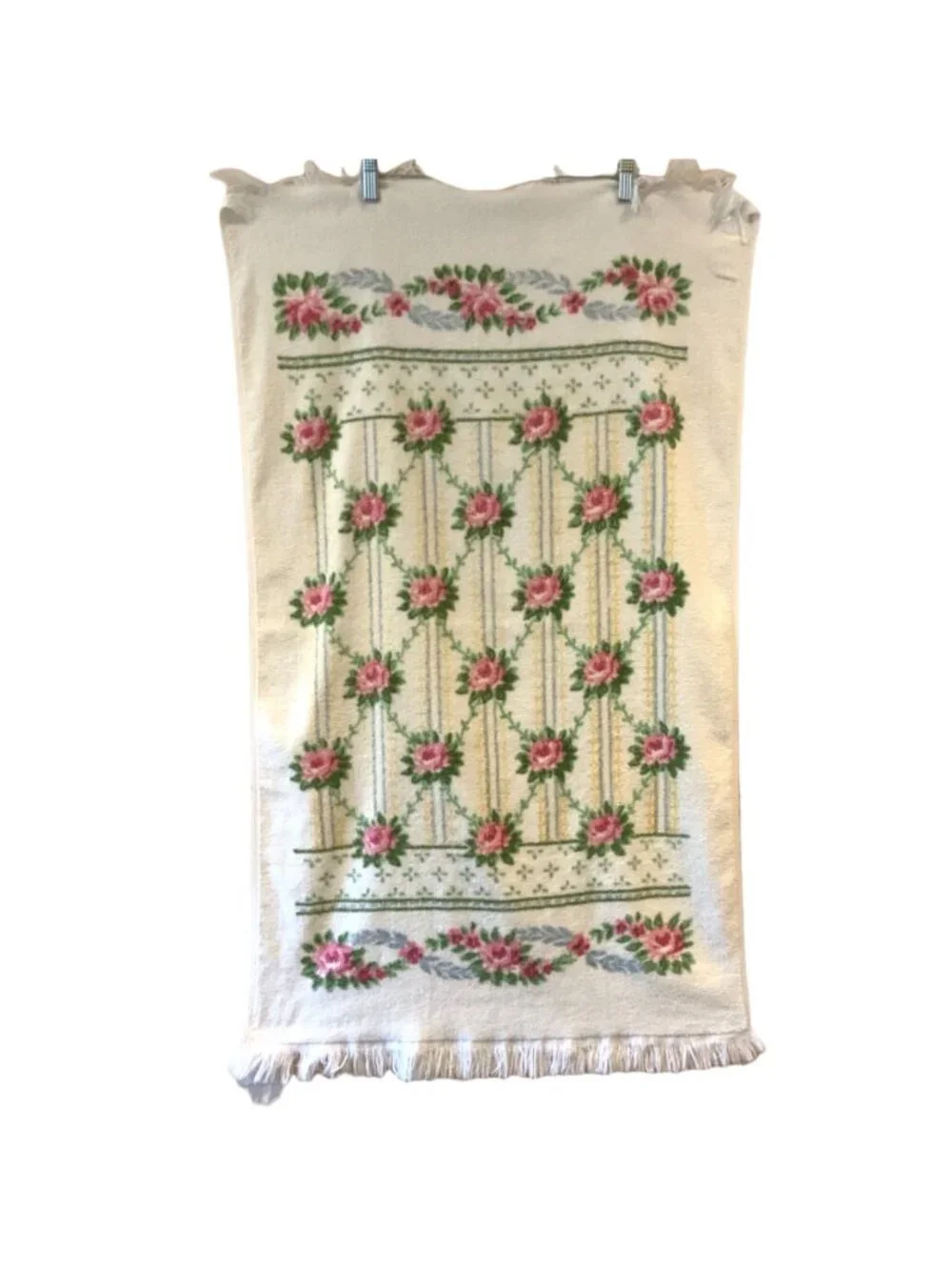 Vintage Tastemaker Floral Towel Pink Floral Roses Fringed Cotton Bathroom Decor